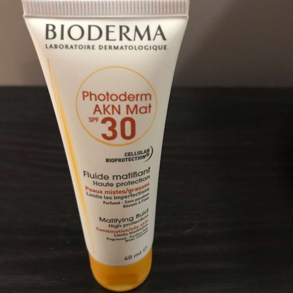 NWOT sun screen cream for oily and acne prone skin